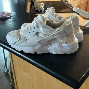Nike Huarache girls youth shoes